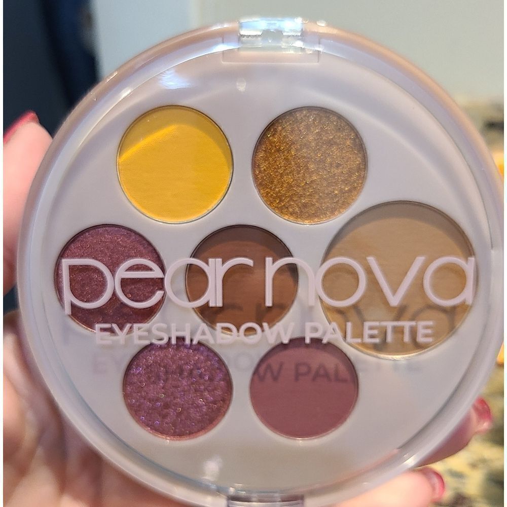 Pear Nova Eyeshadow Palette